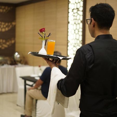 Hotel Emirates Kolkata Exterior photo